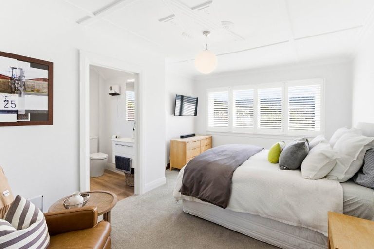 Photo of property in 17 Wycolla Avenue, Saint Clair, Dunedin, 9012