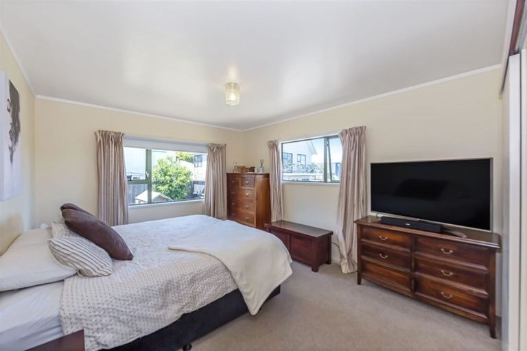 Photo of property in 2/287 Vipond Road, Stanmore Bay, Whangaparaoa, 0932