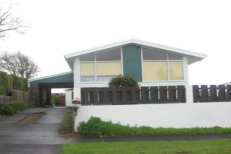 Photo of property in 32 Clifton Drive, Waitara, 4320