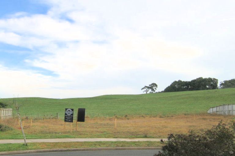 Photo of property in 35 Limousin Place, Grandview Heights, Hamilton, 3200