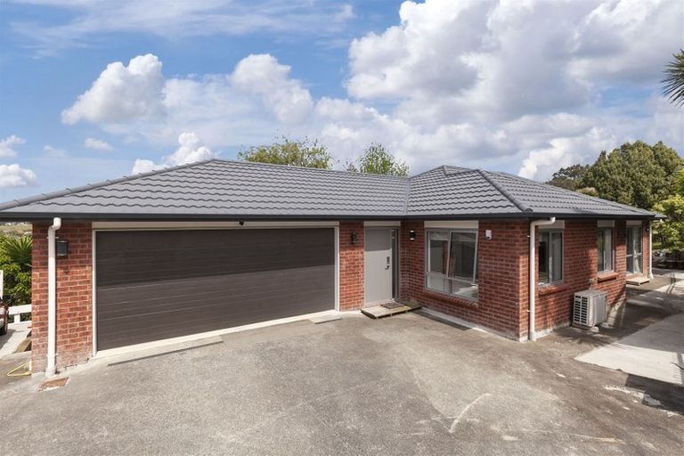 Photo of property in 77a Royal Road, Massey, Auckland, 0614