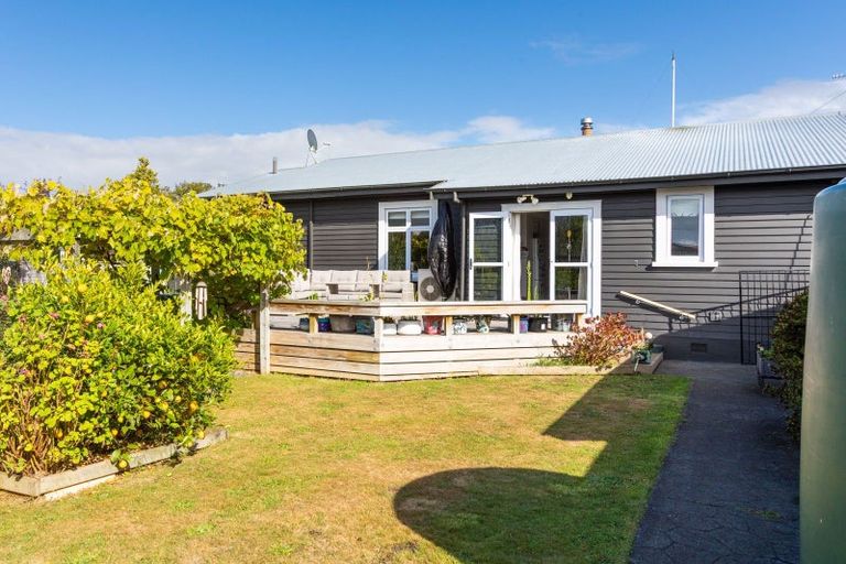 Photo of property in 4 Ranfurly Street, Dannevirke, 4930