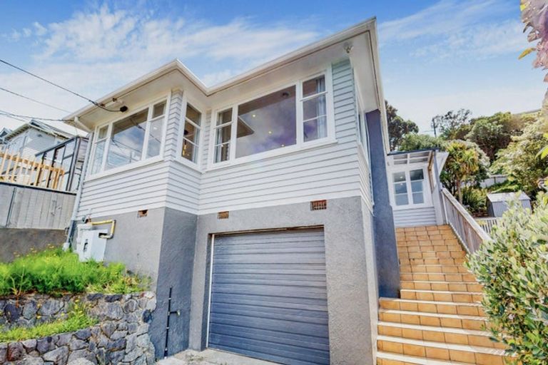 Photo of property in 87 Farnham Street, Mornington, Wellington, 6021