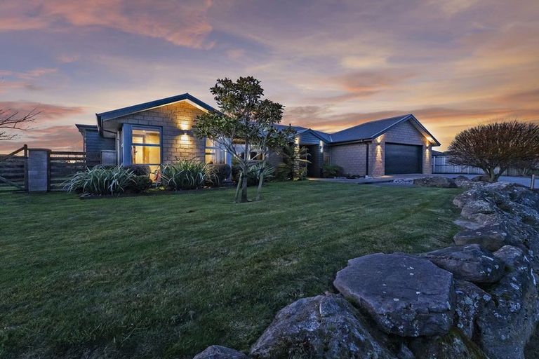 Photo of property in 19 Beaumont Drive, Rolleston, 7614