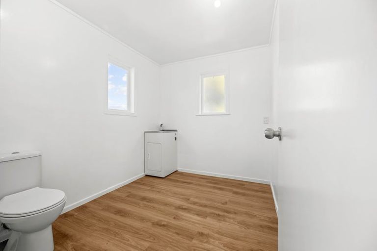 Photo of property in 350 West Coast Road, Glen Eden, Auckland, 0602