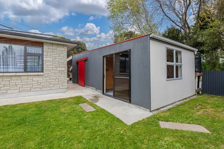 Photo of property in 2a Pollen Street, Woodville, 4920