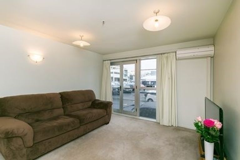 Photo of property in Elizabeth Street Chapel, 4/6 Elizabeth Street, Mount Victoria, Wellington, 6011