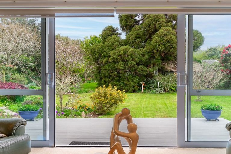 Photo of property in 249 Te Moana Road, Waikanae, 5036