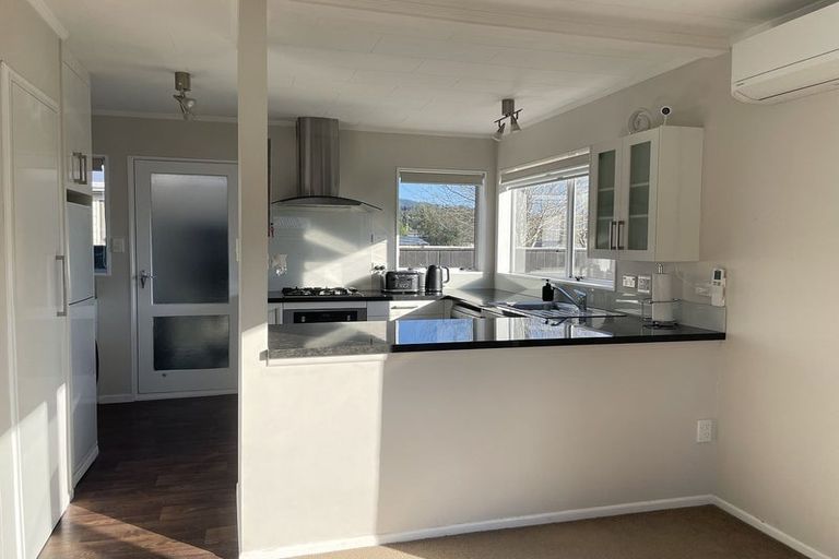 Photo of property in 28a Roband Crescent, Brown Owl, Upper Hutt, 5018