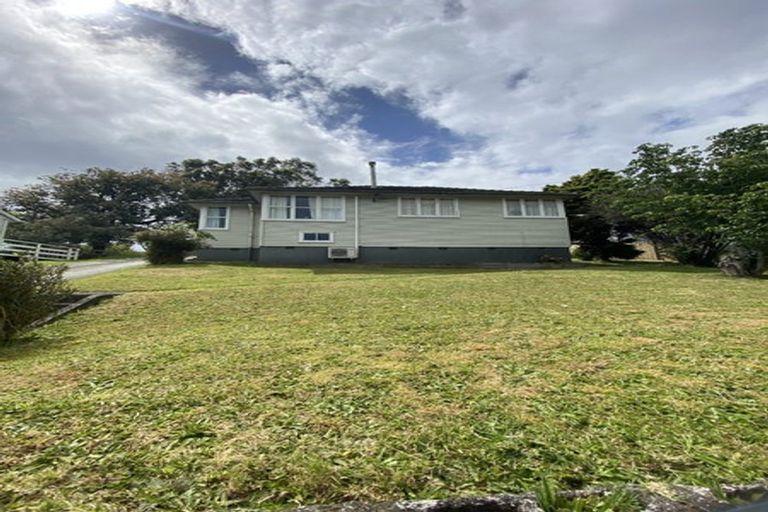 Photo of property in 15 Martin Street, Ranui, Porirua, 5024