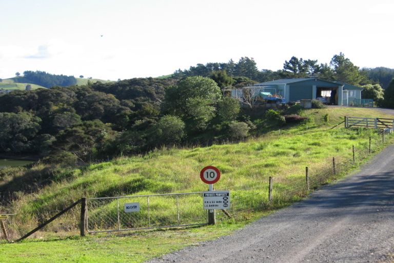 Photo of property in 111 Yorke Road, Haruru, 0204