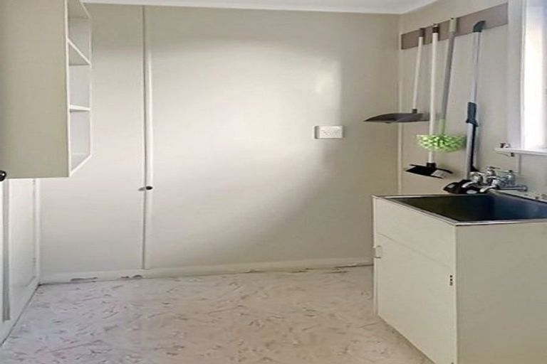 Photo of property in 23 Holland Crescent, Bulls, 4818