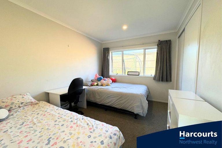 Photo of property in 5 Malbec Place, Huapai, Kumeu, 0810
