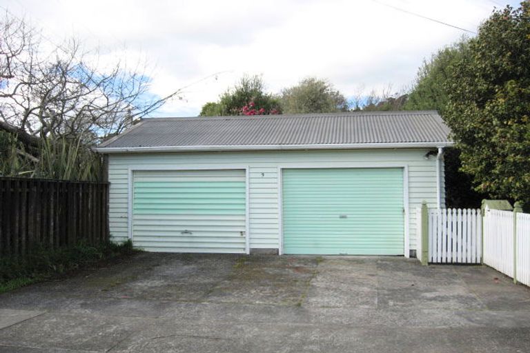 Photo of property in 9 Peel Place, Wainuiomata, Lower Hutt, 5014