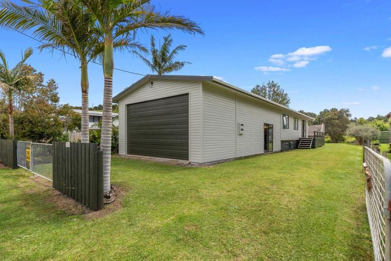 Photo of property in 125 Oakura Road, Oakura, Hikurangi, 0184