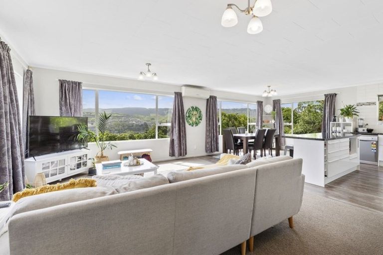 Photo of property in 19 Westhaven Drive, Tawa, Wellington, 5028