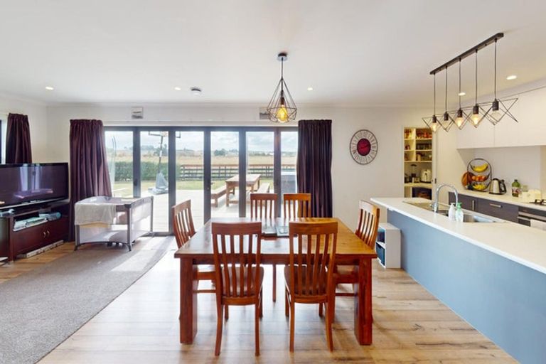 Photo of property in 14 George Street, Bulls, 4818