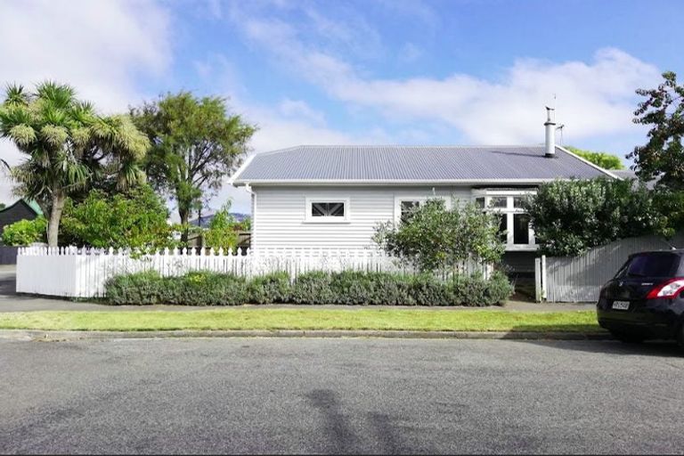Photo of property in 17 Scott Street, Sydenham, Christchurch, 8023