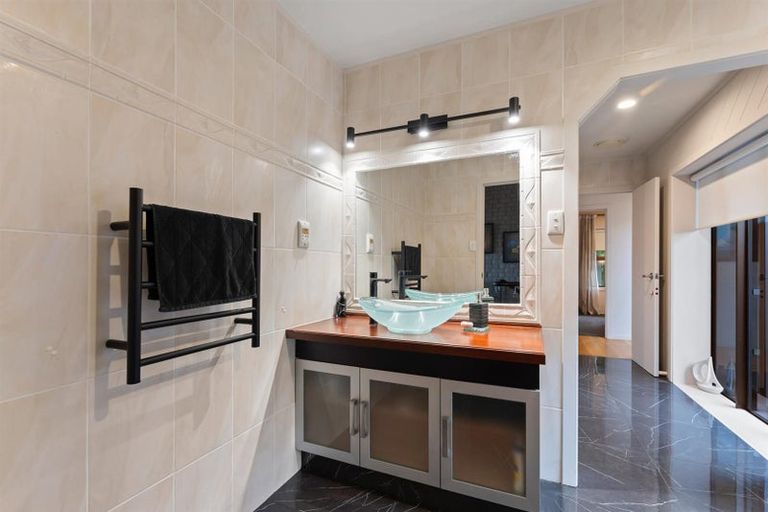 Photo of property in 5 Kotare Place, Sandspit, Warkworth, 0982