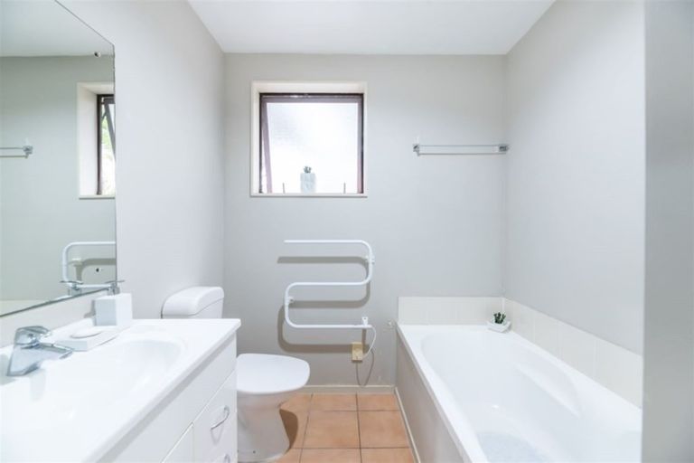 Photo of property in 57 Woodbank Drive, Glen Eden, Auckland, 0602