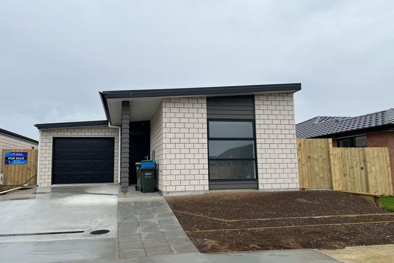 Photo of property in 29 Waruhia Crescent, Rototuna North, 3281