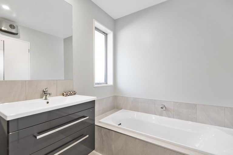 Photo of property in 6 Derek Anderson Place, Halswell, Christchurch, 8025