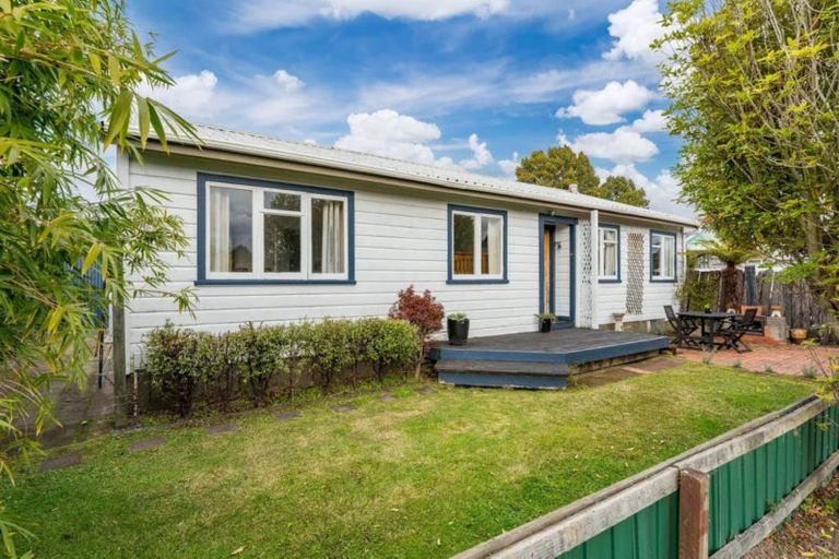 Photo of property in 8a Farnworth Avenue, Holdens Bay, Rotorua, 3010