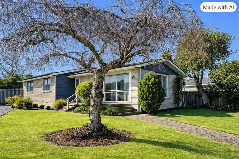 Photo of property in 22 Leeton Drive, Waipukurau, 4200