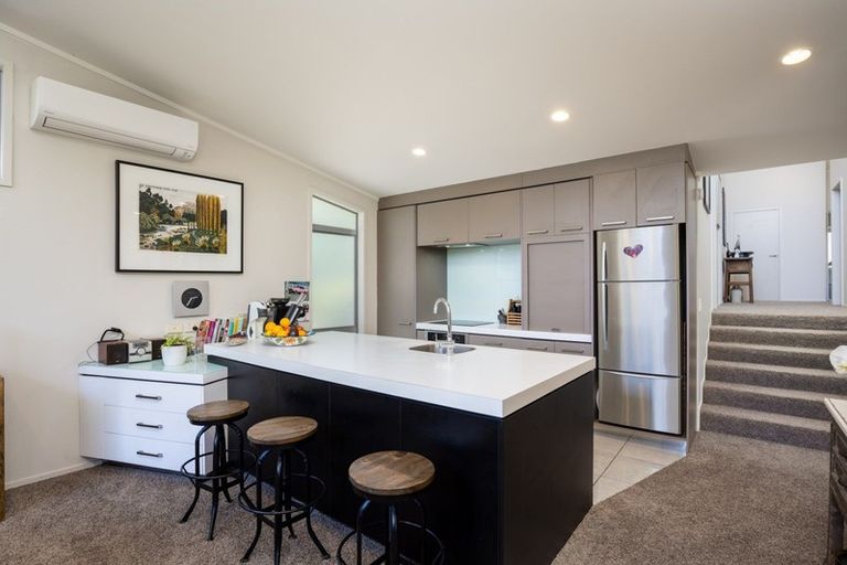 Photo of property in 59 Waiwaka Terrace, Strandon, New Plymouth, 4312