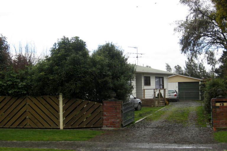 Photo of property in 15 Philip Street, Carterton, 5713