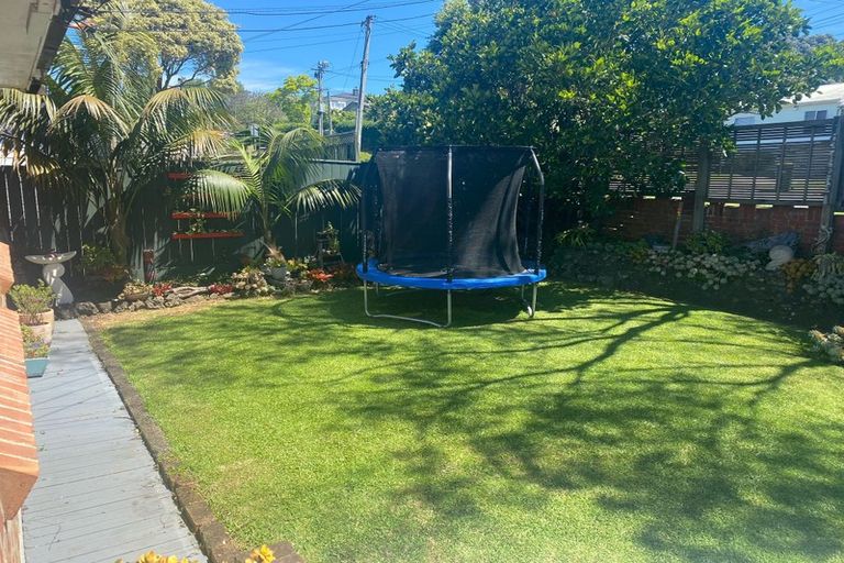 Photo of property in 1/25 Woodward Avenue, Mangere Bridge, Auckland, 2022