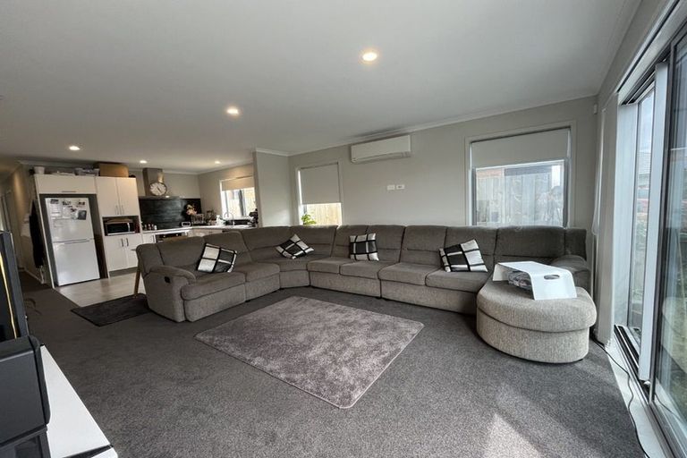 Photo of property in 2 Pense Place, Papamoa, 3118