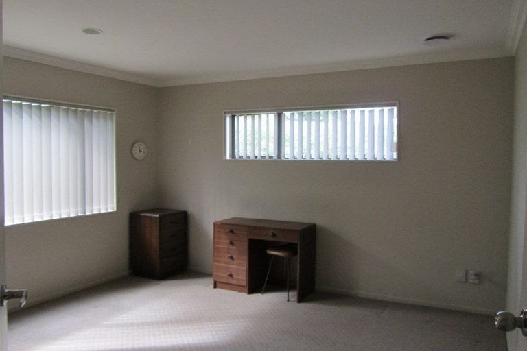 Photo of property in 11 Jomard Terrace, Northcross, Auckland, 0632