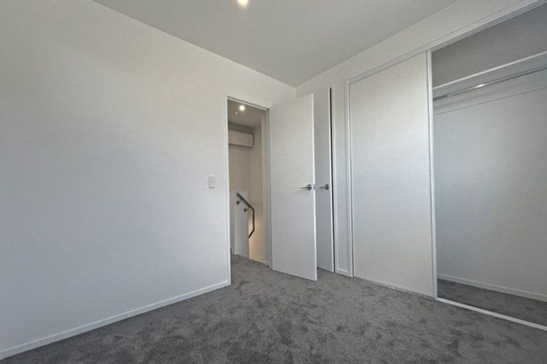 Photo of property in 4/137 Tirimoana Road, Te Atatu South, Auckland, 0602