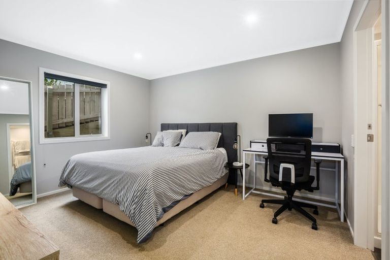 Photo of property in 1a Court Road, Tawa, Wellington, 5028