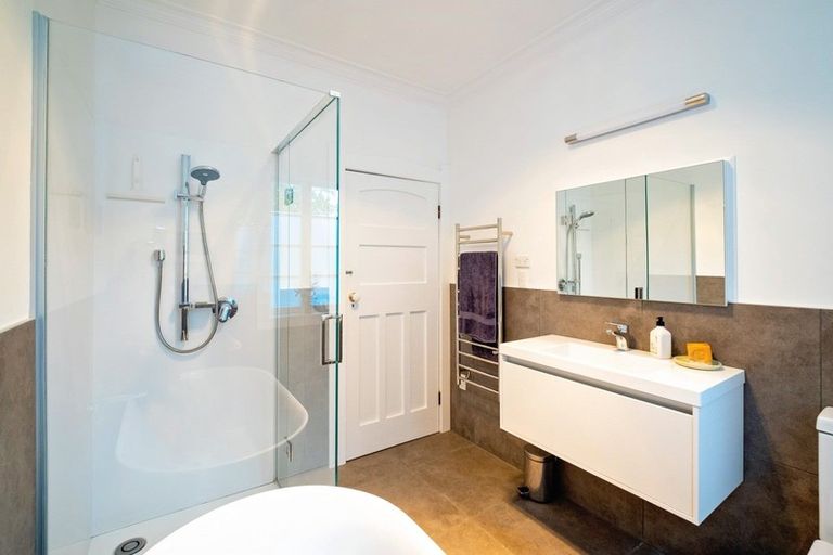 Photo of property in 15 Old Ferry Road, Clive, 4102