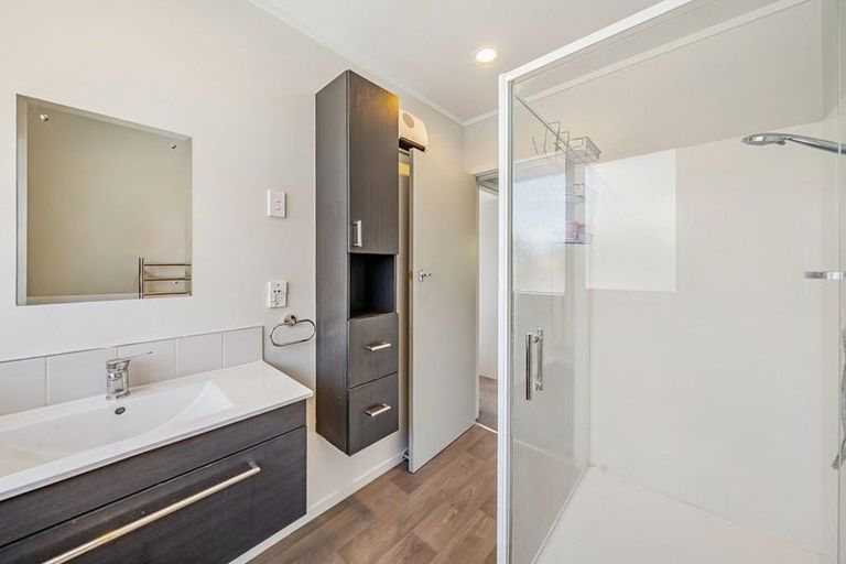 Photo of property in 5a Rosebank Avenue, Avalon, Lower Hutt, 5011