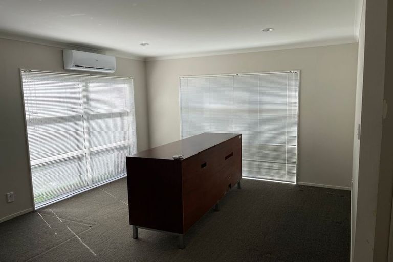 Photo of property in 3 Lorenzo Way, Flat Bush, Auckland, 2016