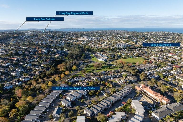 Photo of property in 3/11 John Jennings Drive, Oteha, Auckland, 0632