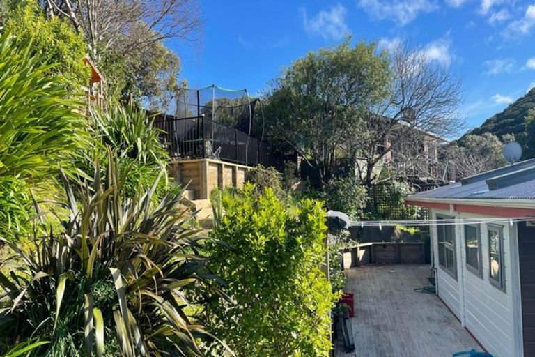 Photo of property in 4 Shackle Lane, Whitby, Porirua, 5024