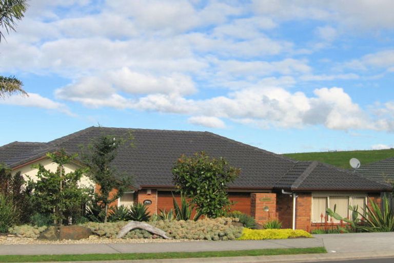 Photo of property in 11 Tauranga Place, Orewa, 0931