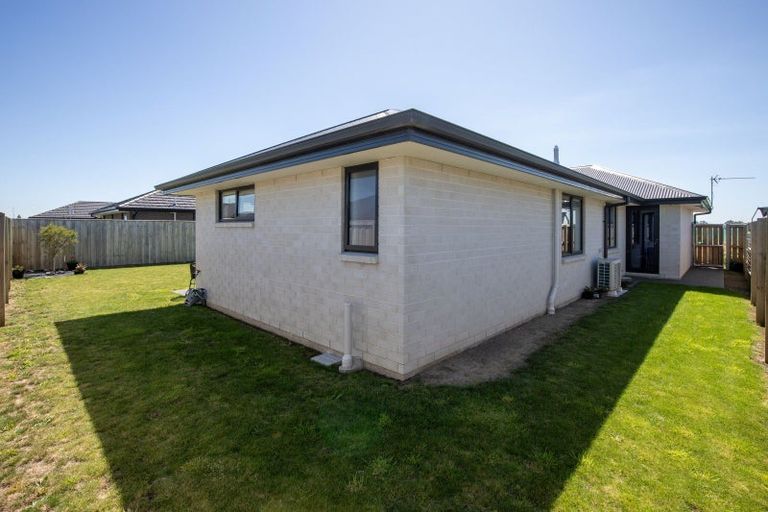 Photo of property in 6 Blackbird Way, Rolleston, 7614
