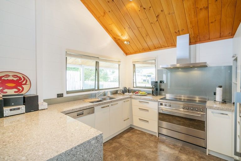 Photo of property in 28 Pleasant Place, Pauanui, Hikuai, 3579