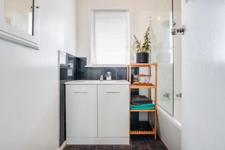 Photo of property in 6 Wordsworth Crescent, Maraenui, Napier, 4110