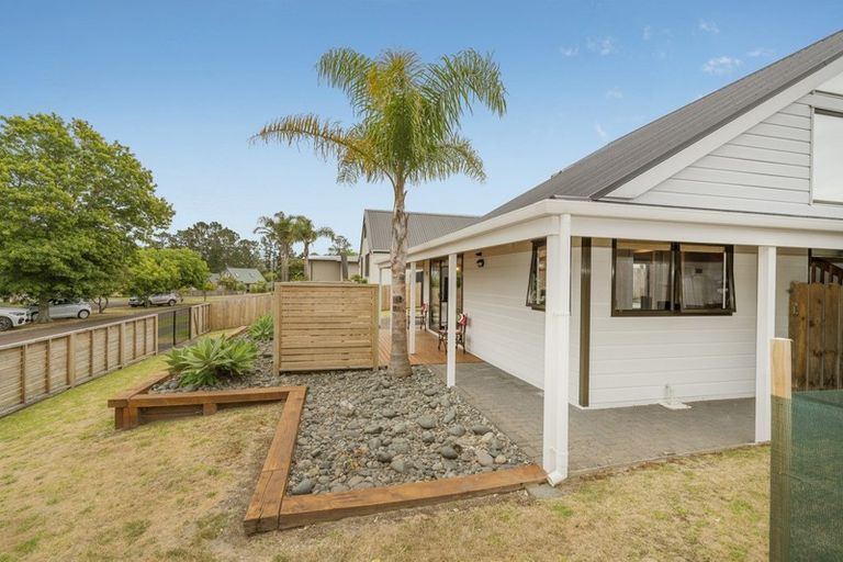 Photo of property in 28 Pleasant Place, Pauanui, Hikuai, 3579
