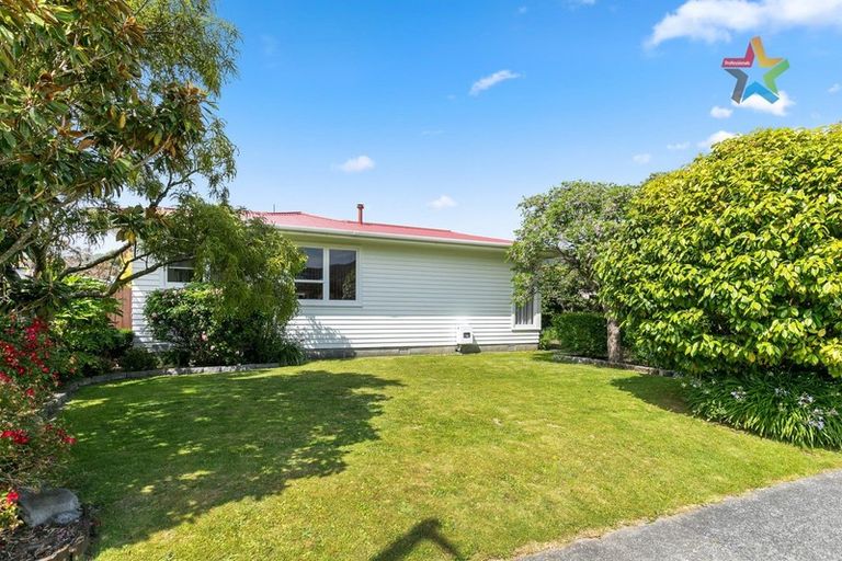 Photo of property in 4 Mimihau Grove, Wainuiomata, Lower Hutt, 5014