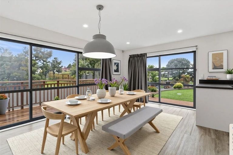 Photo of property in 20 Mcleod Road, Weymouth, Auckland, 2103