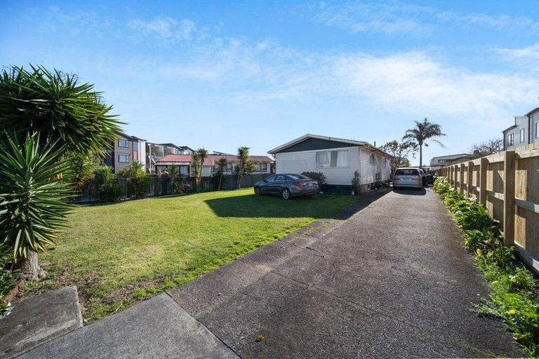 Photo of property in 22 Watchfield Close, Mangere, Auckland, 2022