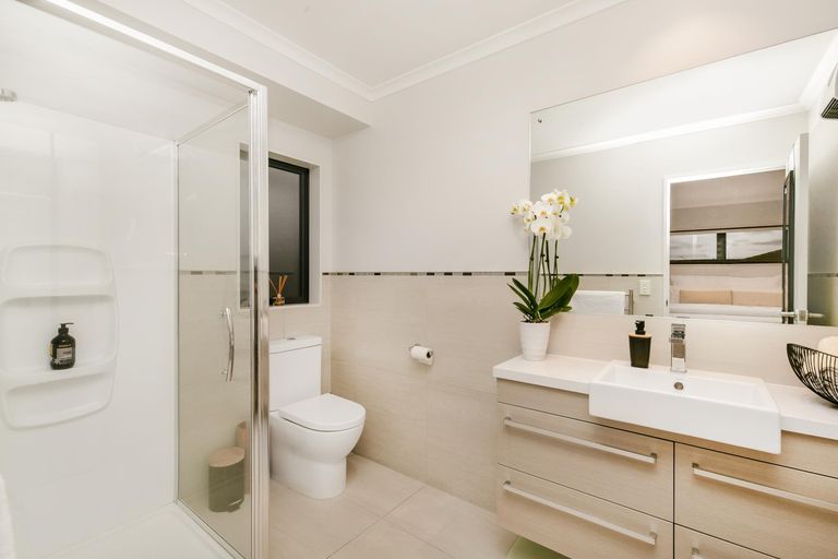 Photo of property in 11 Creda Road, Wattle Downs, Auckland, 2103