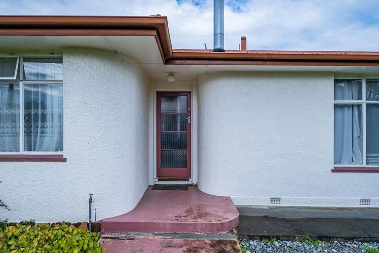 Photo of property in 1 Regent Street, Waimate, 7924